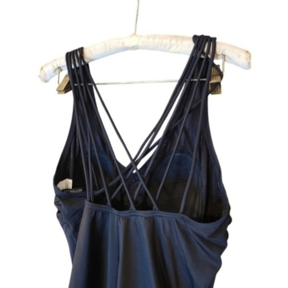 🌷SALE🌷 Dreamsuit Black One Piece Flattering Swimsuit Size 12 - Picture 4 of 6